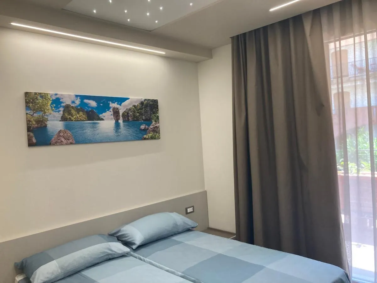 Il Paguro Apartment Giardini Naxos Con Piscina Condominiale 0*,  이탈리아