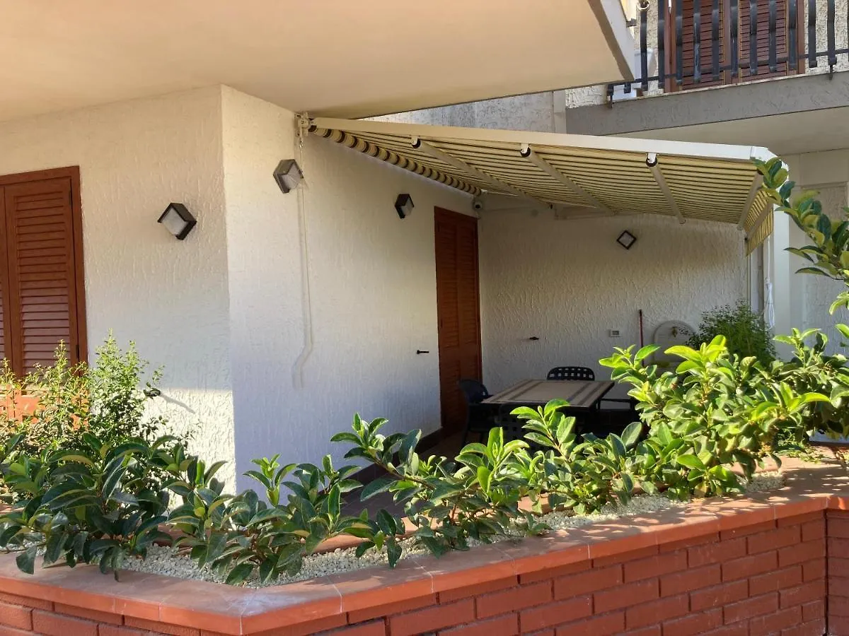 Il Paguro Apartment Giardini Naxos Con Piscina Condominiale